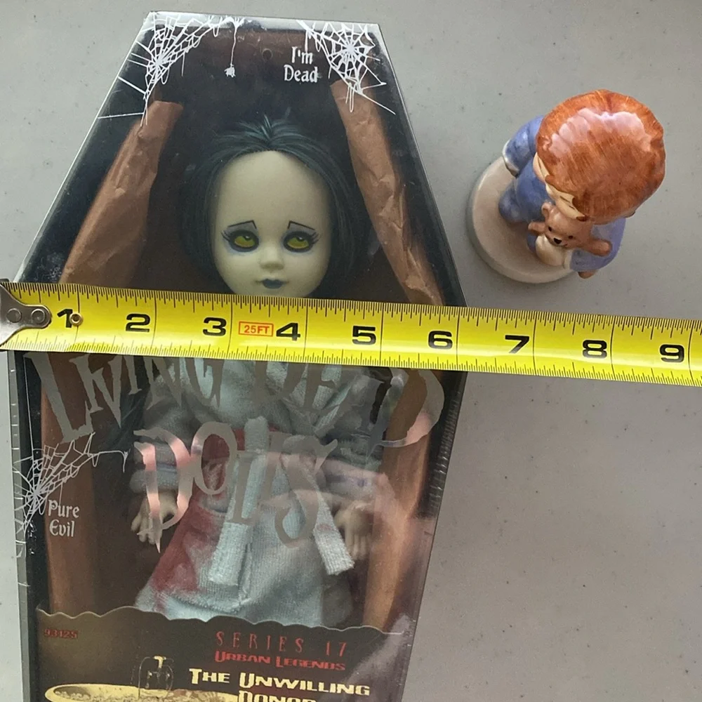 Living Dead Dolls Series 17 Urban Legends The Unwilling Donor